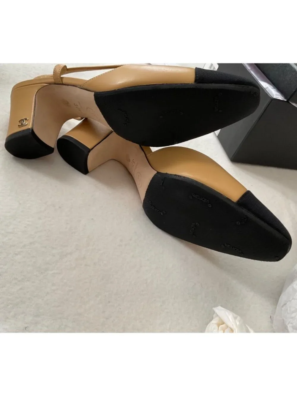 CHANEL Interlocking TWO tone beige Leather Slingback Pumps heels SZ37.5 US7